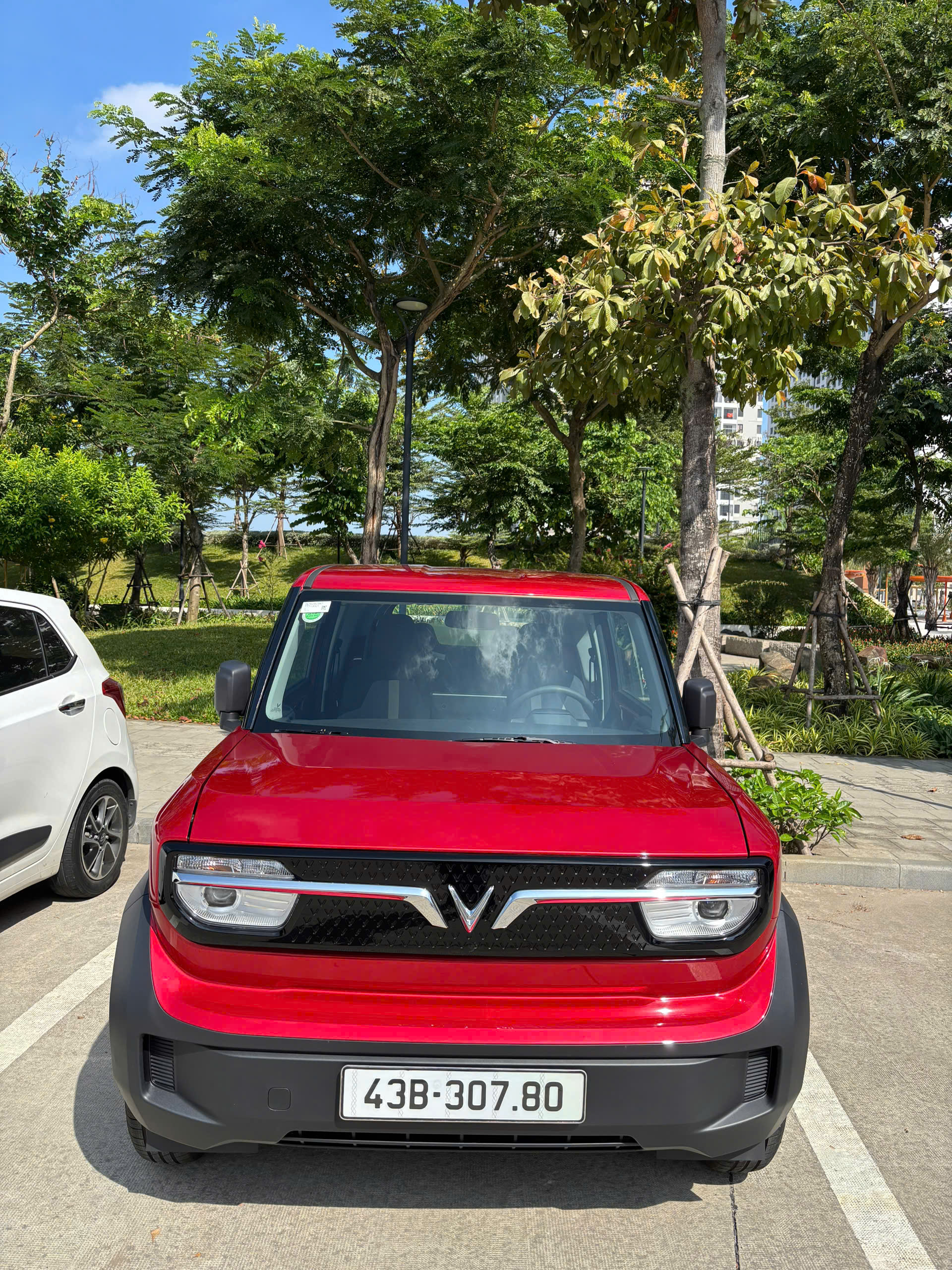 Xe VinFast VF 3 màu đỏ